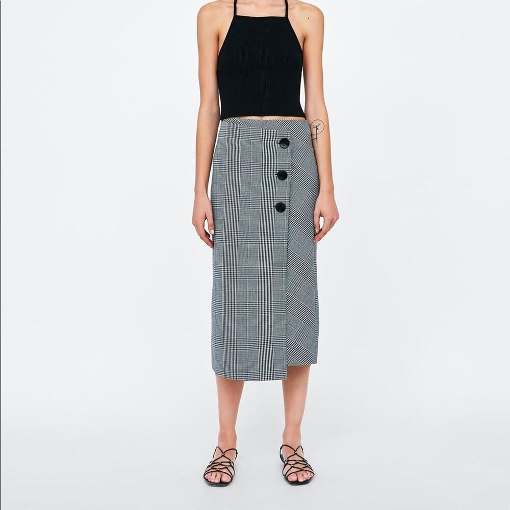 Nwot Zara Check Print Large Button Midi Skirt. - image 1